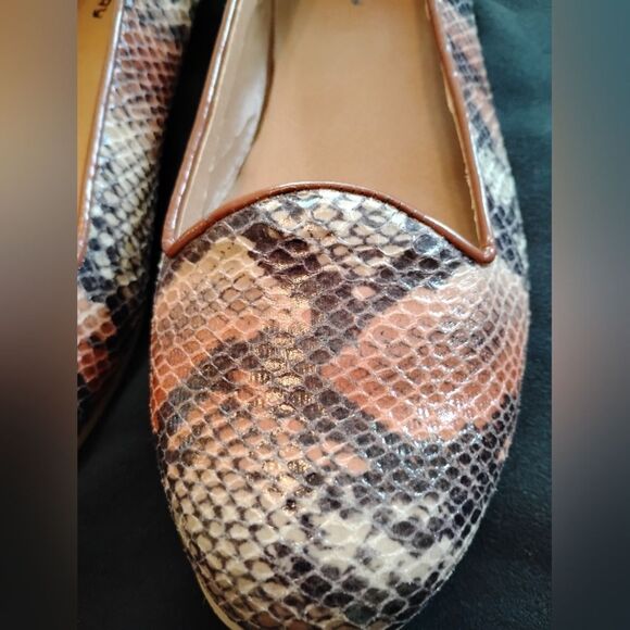 CL By Laundry Women's Brown Faux Snakeskin Slip On Ballet Flats Size 9.5 Casual - Picture 2 of 5
